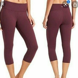 Athleta High Rise Chaturanga Capri Athletic Leggings Auberge